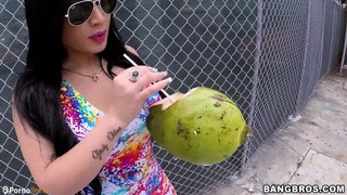 A Chonga Latina Espessa "Destino" adora ser fodida hardcore!