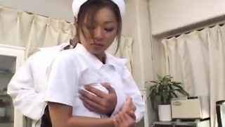 Erena Fujimori enfermera disfruta de gallo y vibrador