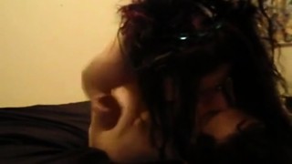 Amador casal a foder na cama enquanto webcam radiodifusão