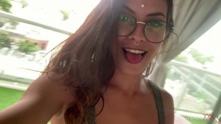 La adolescente brasileña BrunAlexxx follada en el culo por primera vez